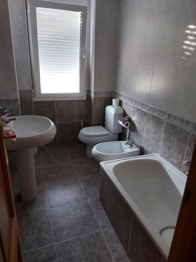 Hostal Linares Villanueva de Argaño Exteriör bild